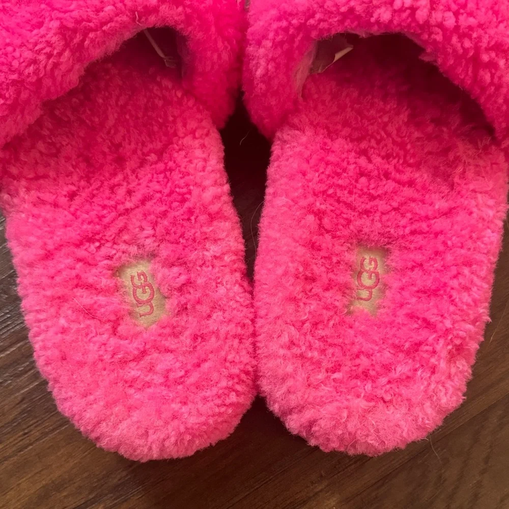 UGG Hot Pink Fluff Slide Slippers, Like New, Sz 8 - Picture 6 of 11